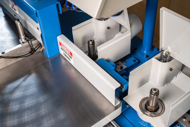 C220 - 2 Heads and Table